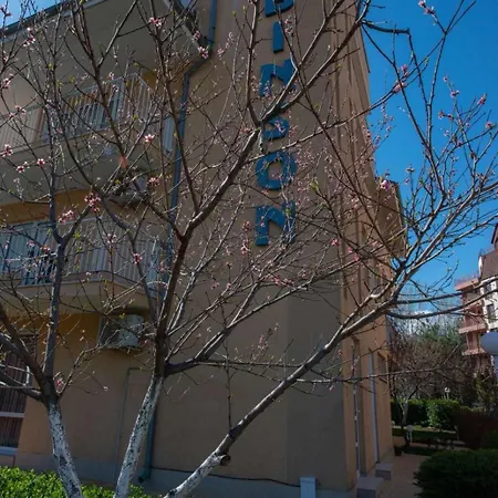 на две нива Apartament Sunny Beach